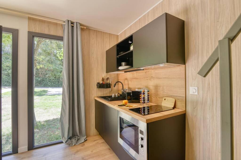 Aurade Chalet De Charme Avec Piscineヴィラ エクステリア 写真